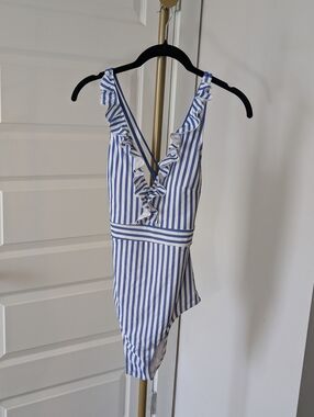 Cupshe Blue and White Striped Ruffle One-Piece Swimsuit Size S